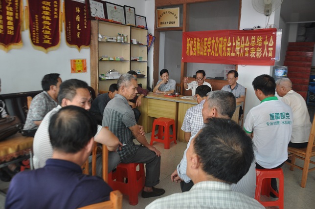 中医学研究在梅山越来越精彩.JPG