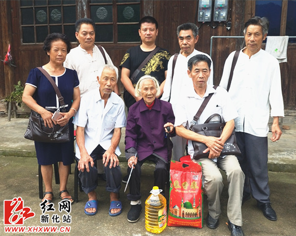 梅山民间医学会深入奉家送医上门 慰问长寿老人